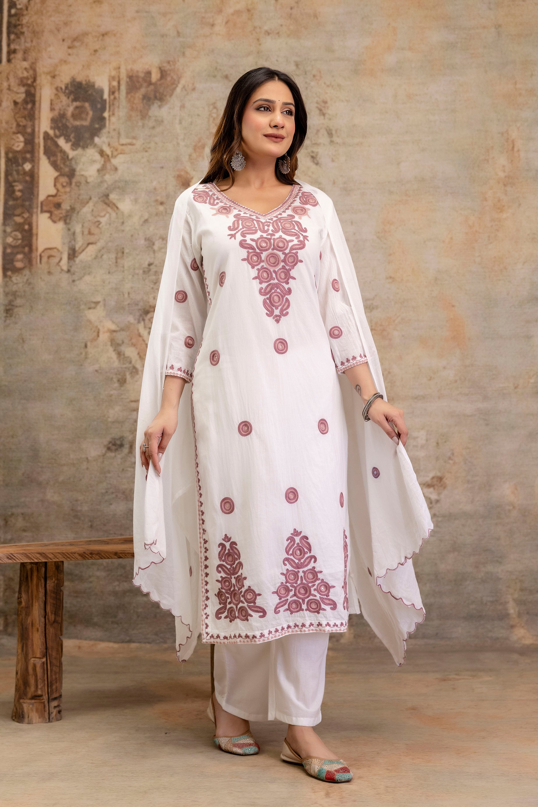 Gulaabi Safed Suit Set