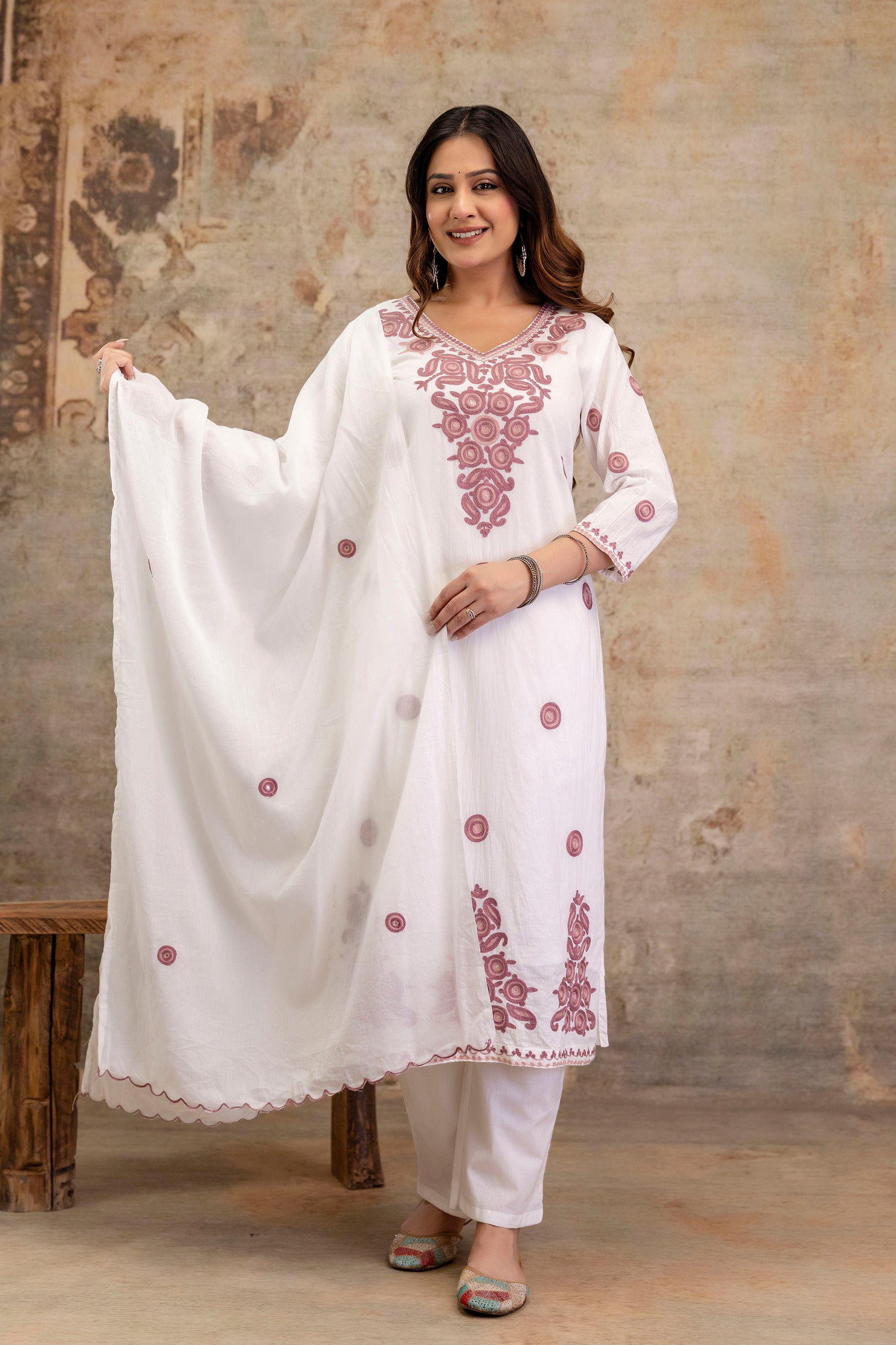 Gulaabi Safed Suit Set