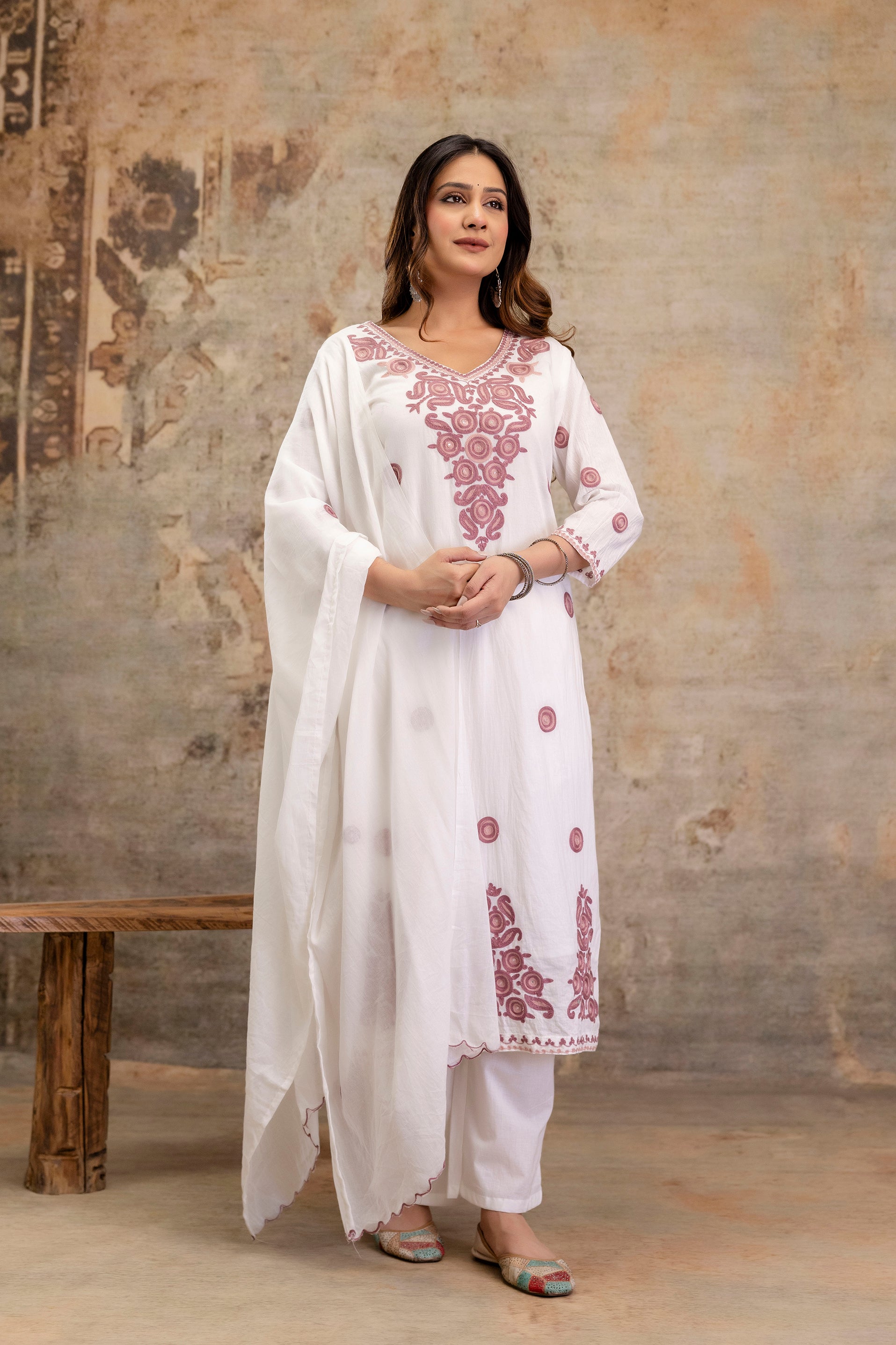 Gulaabi Safed Suit Set