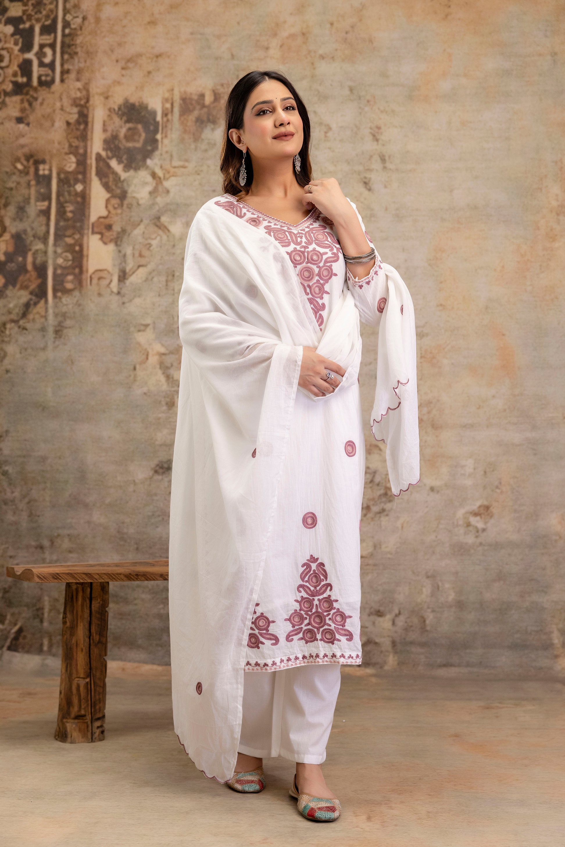 Gulaabi Safed Suit Set