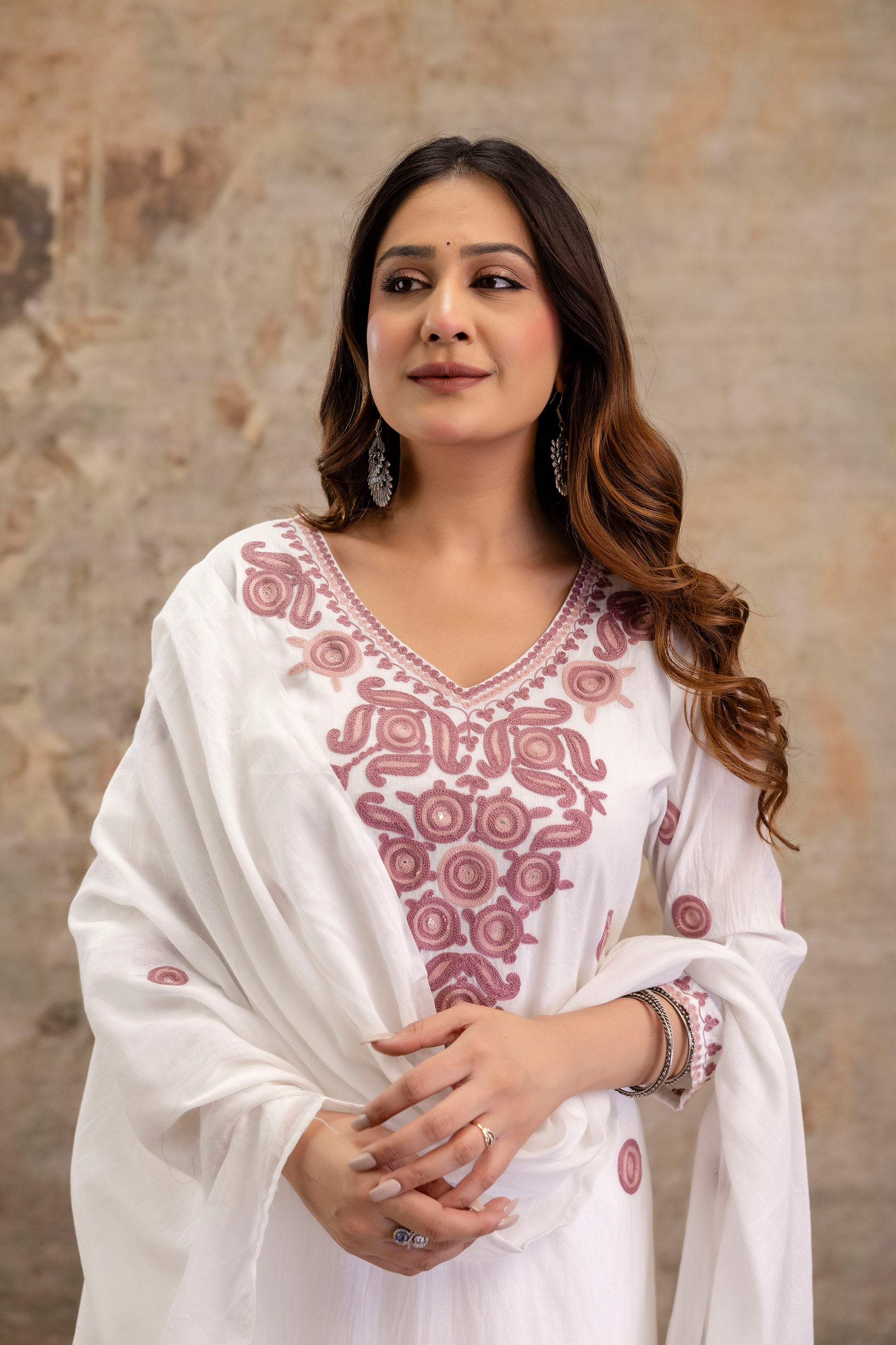 Gulaabi Safed Suit Set