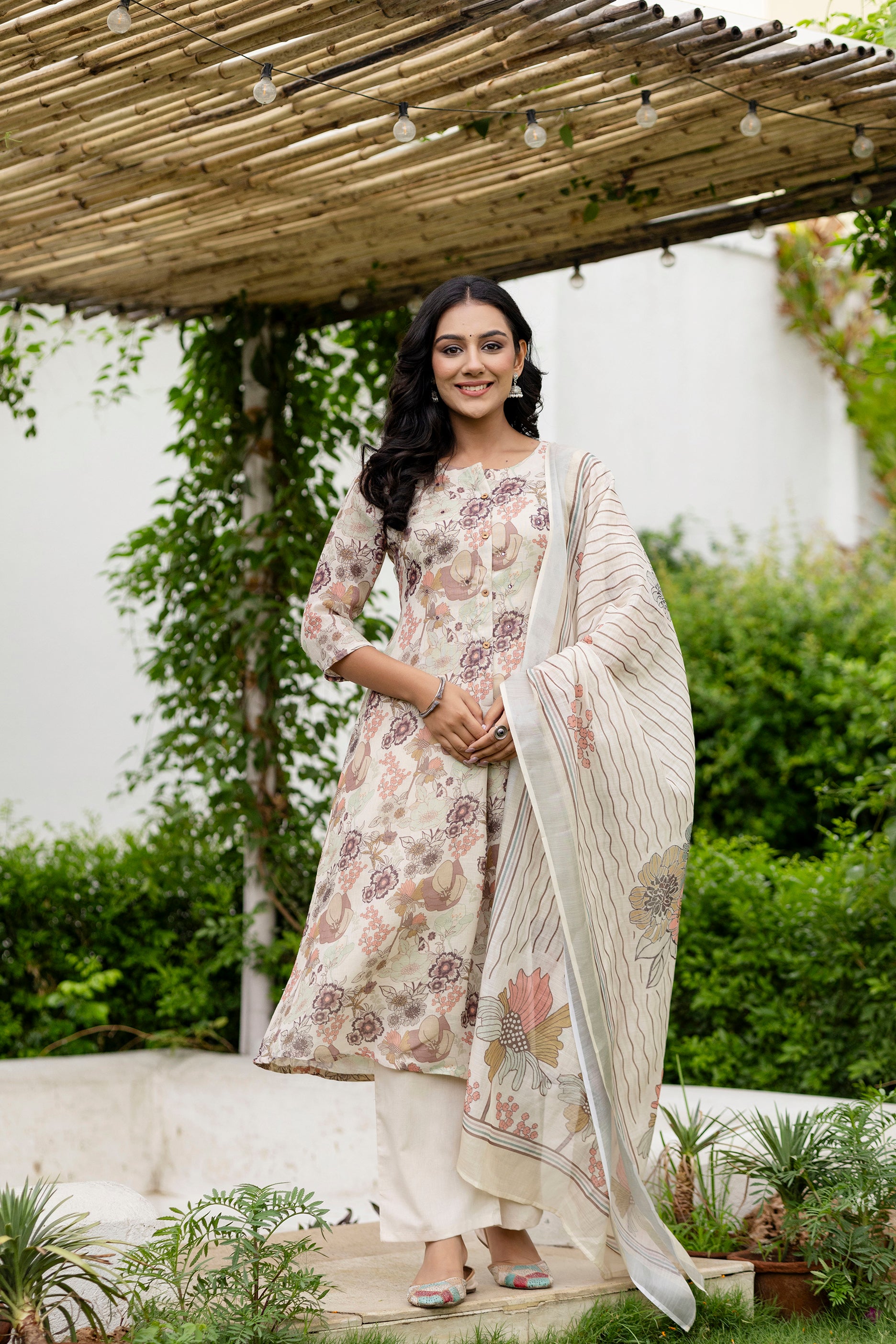 Sunehri Bagh Suit Set