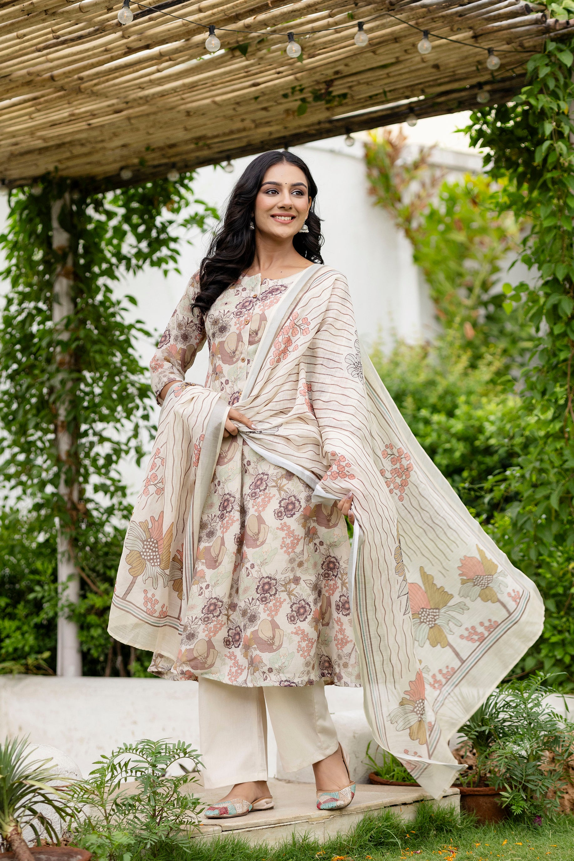 Sunehri Bagh Suit Set