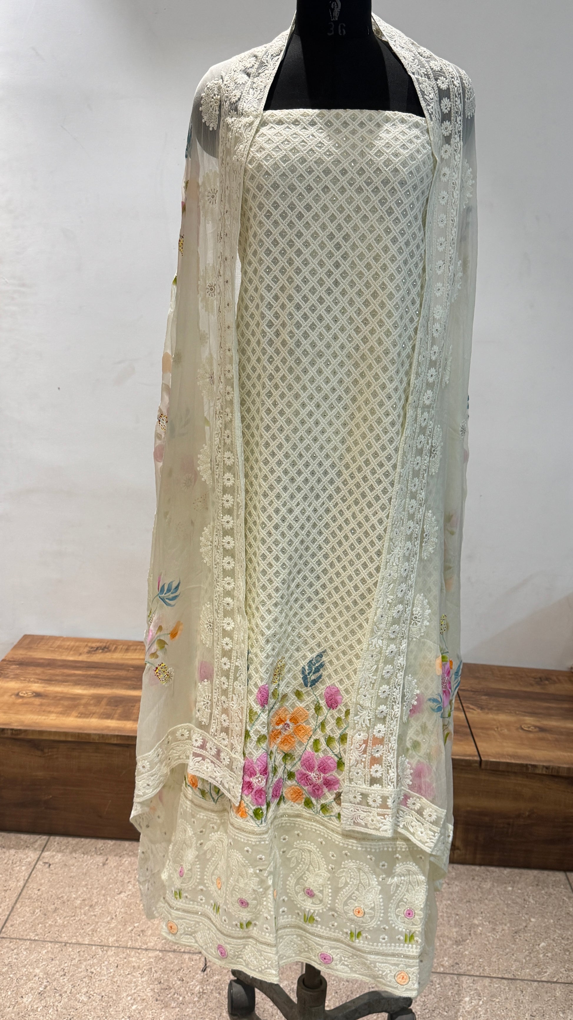 Lucknowi Threadwork Georgette Unstitched Salwar Suit