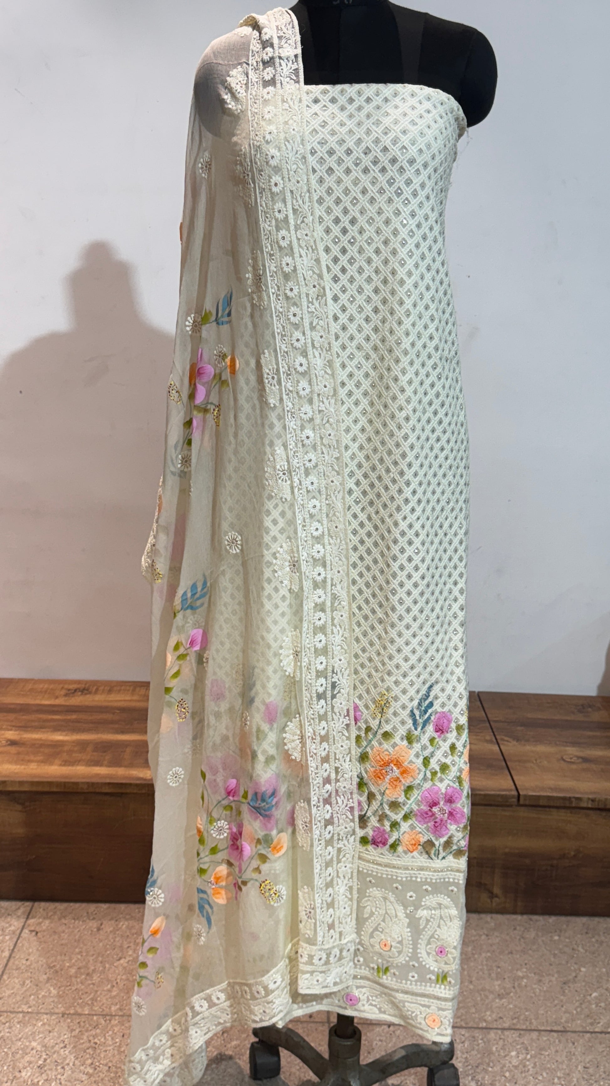 Lucknowi Threadwork Georgette Unstitched Salwar Suit