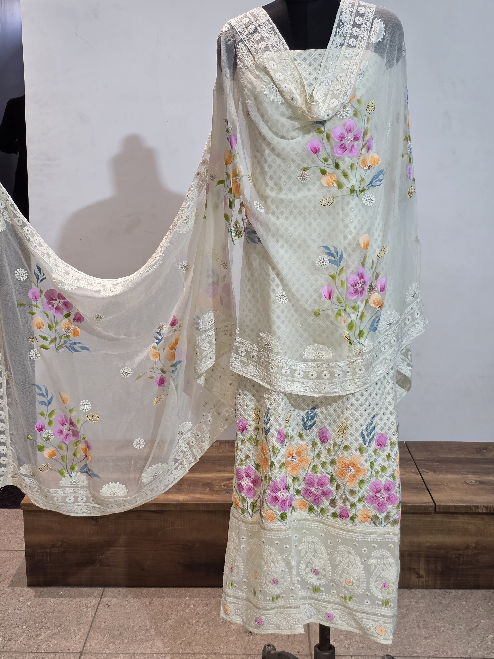 Lucknowi Threadwork Georgette Unstitched Salwar Suit